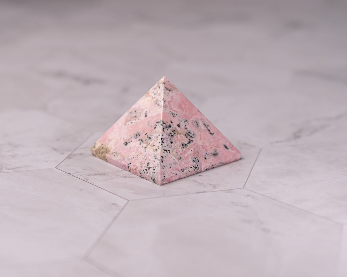 Peruvian Rhodonite Pyramid – 77 g