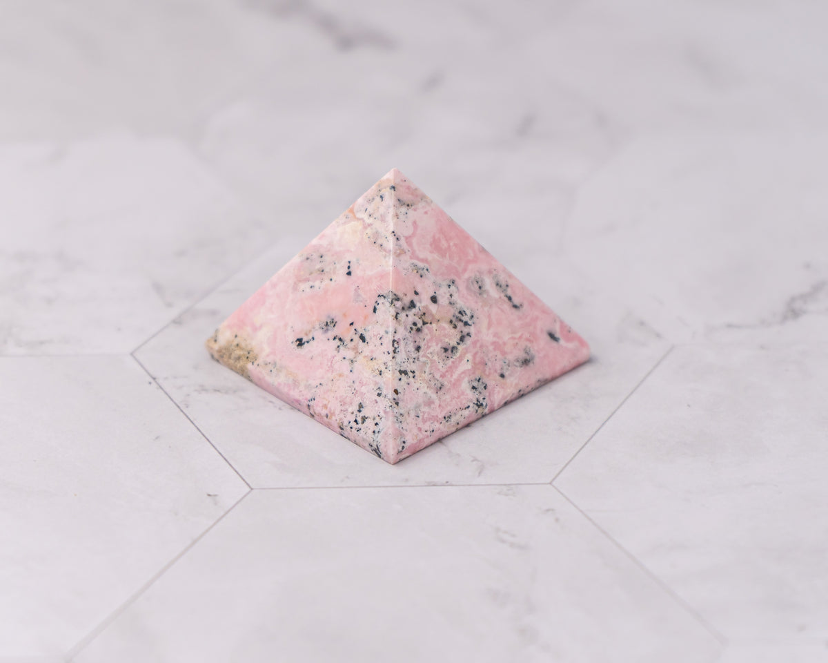 Peruvian Rhodonite Pyramid – 77 g