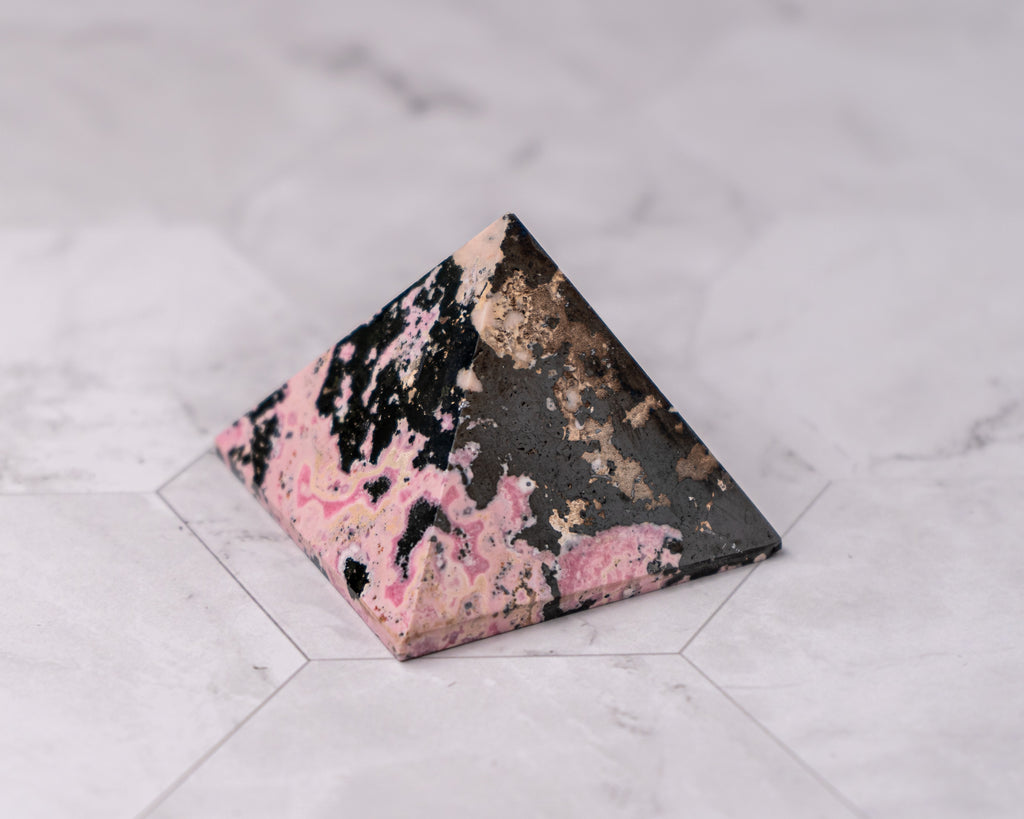 Peruvian Rhodonite Pyramid – 153 g