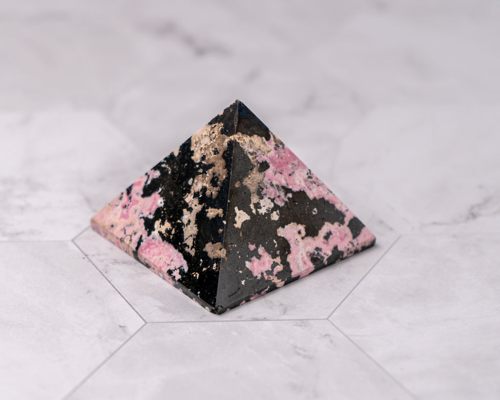 Peruvian Rhodonite Pyramid – 153 g