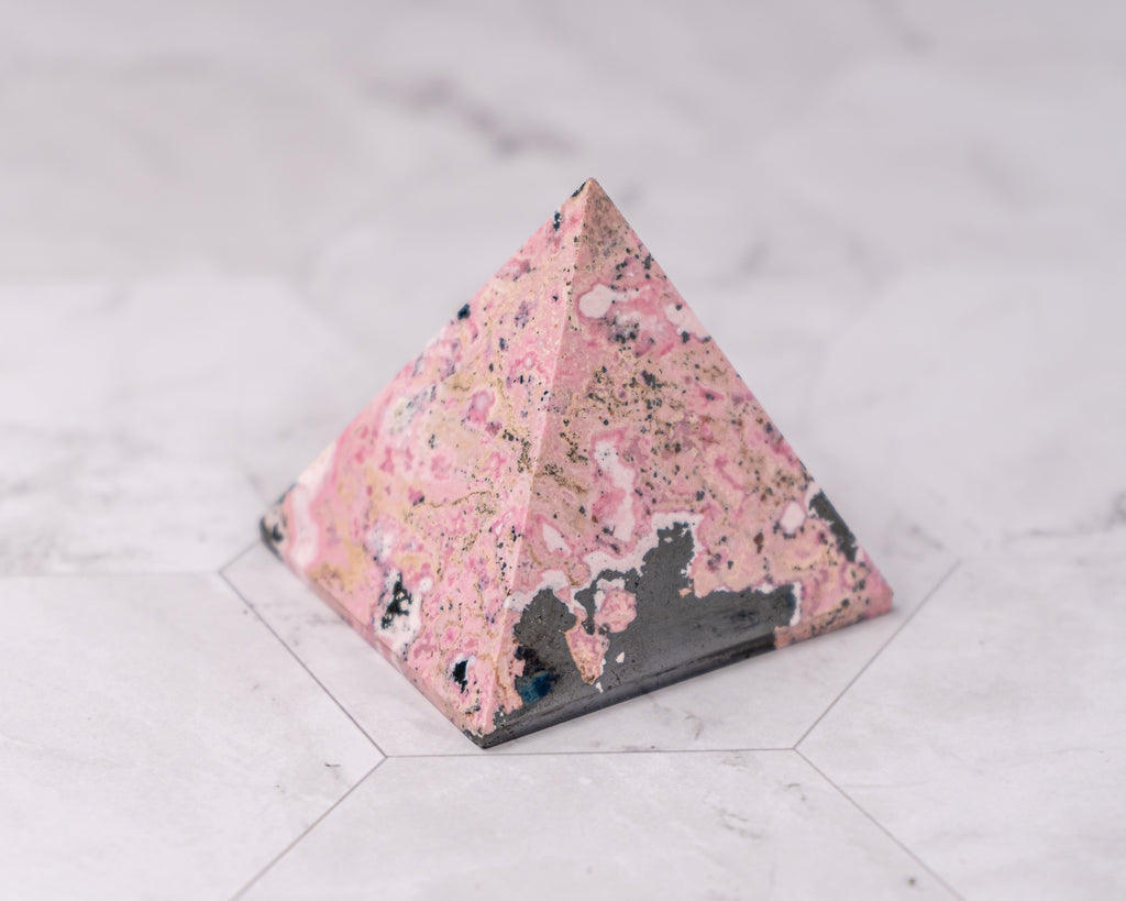 Peruvian Rhodonite Pyramid – 177 g
