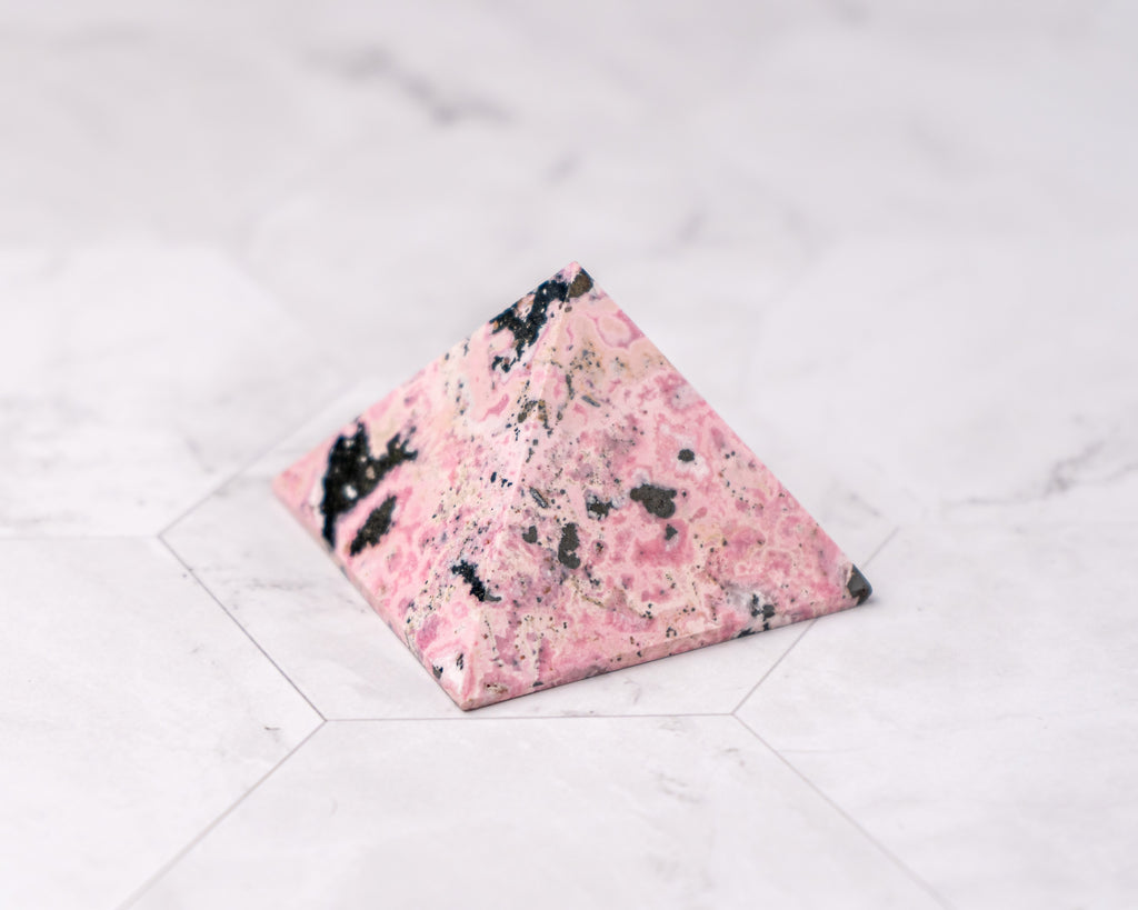 Peruvian Rhodonite Pyramid – 124 g