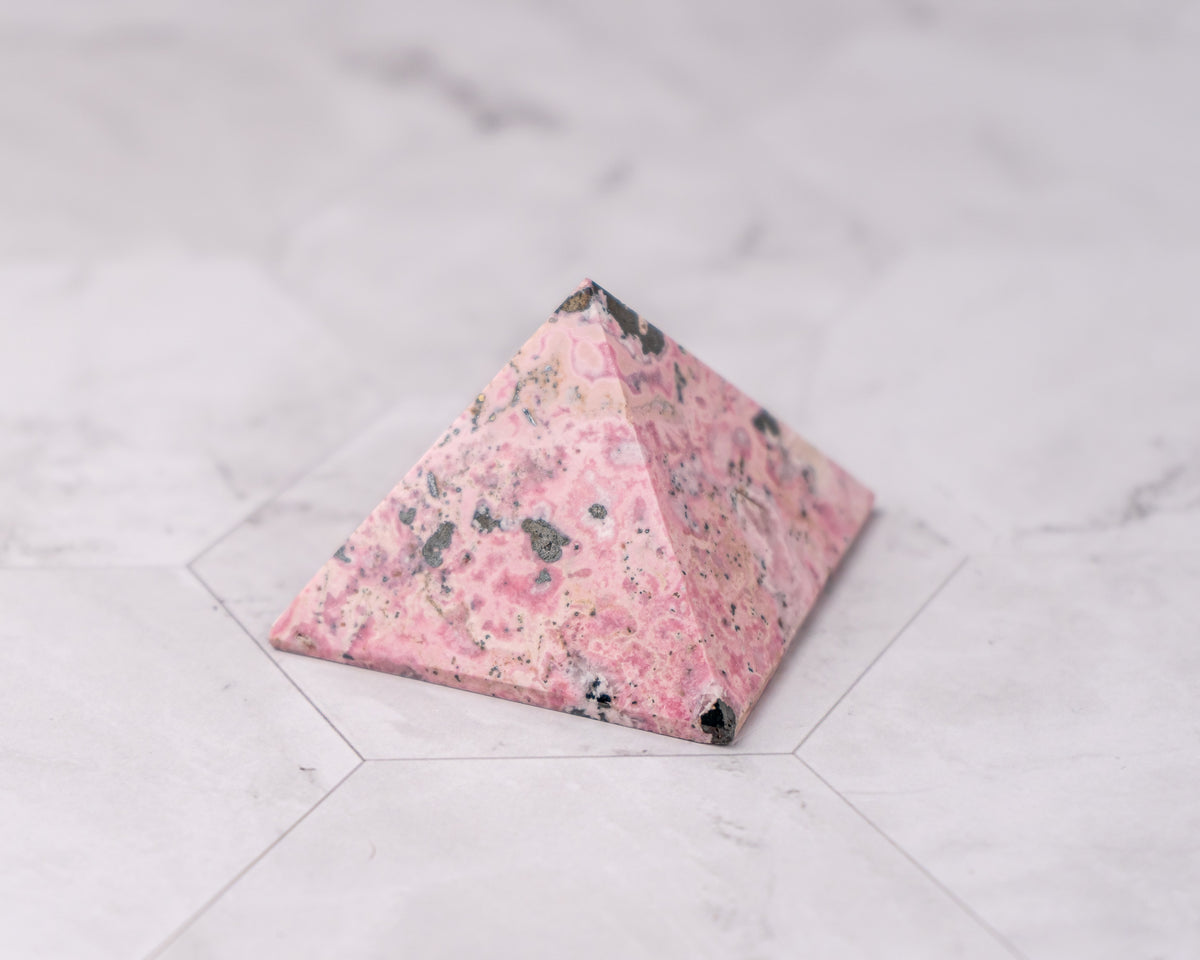 Peruvian Rhodonite Pyramid – 124 g