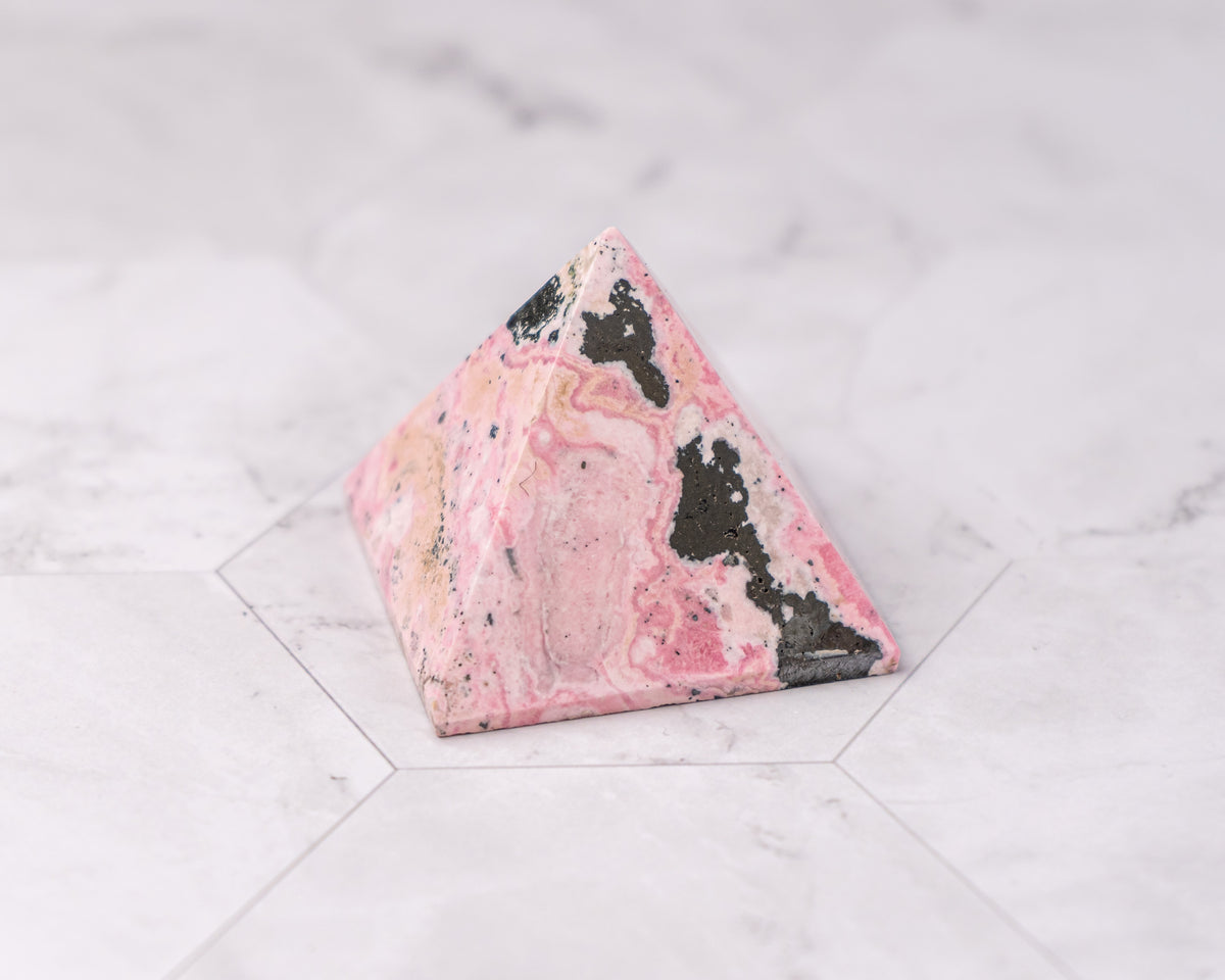 Peruvian Rhodonite Pyramid – 133 g