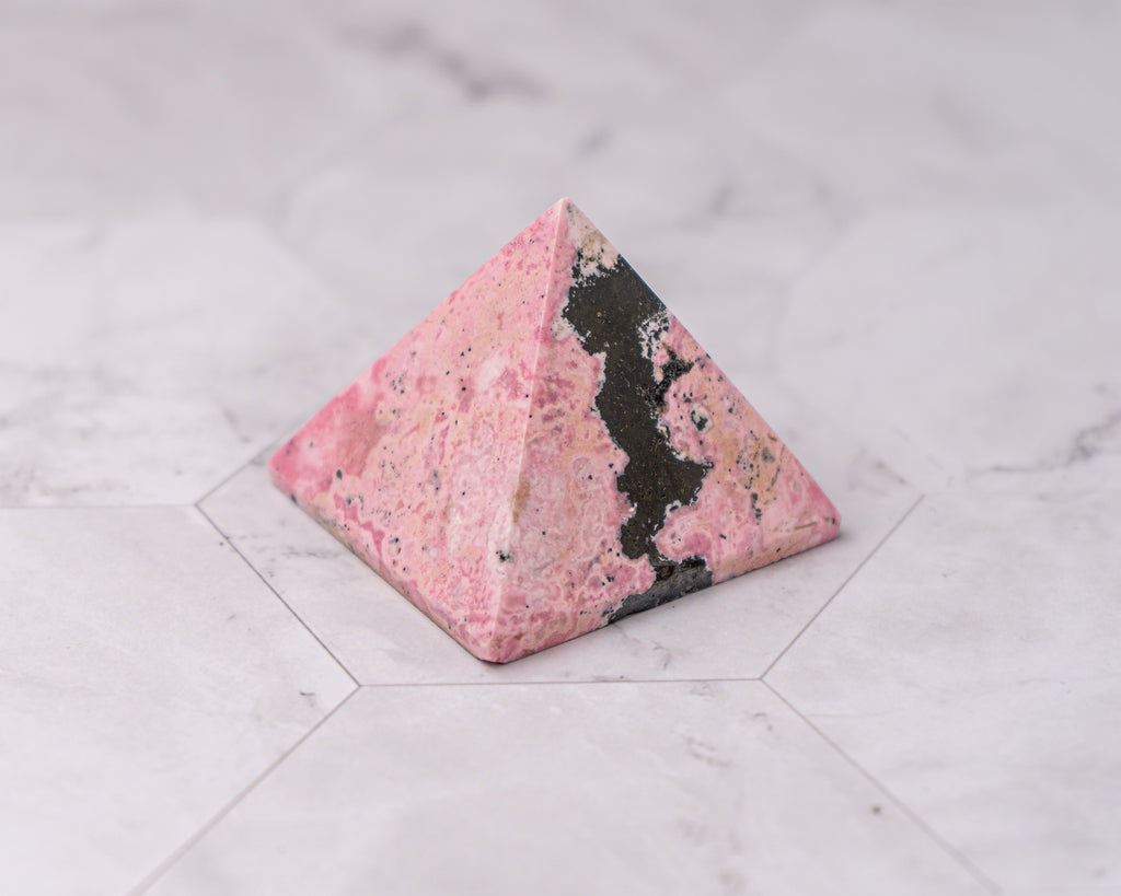 Peruvian Rhodonite Pyramid – 133 g