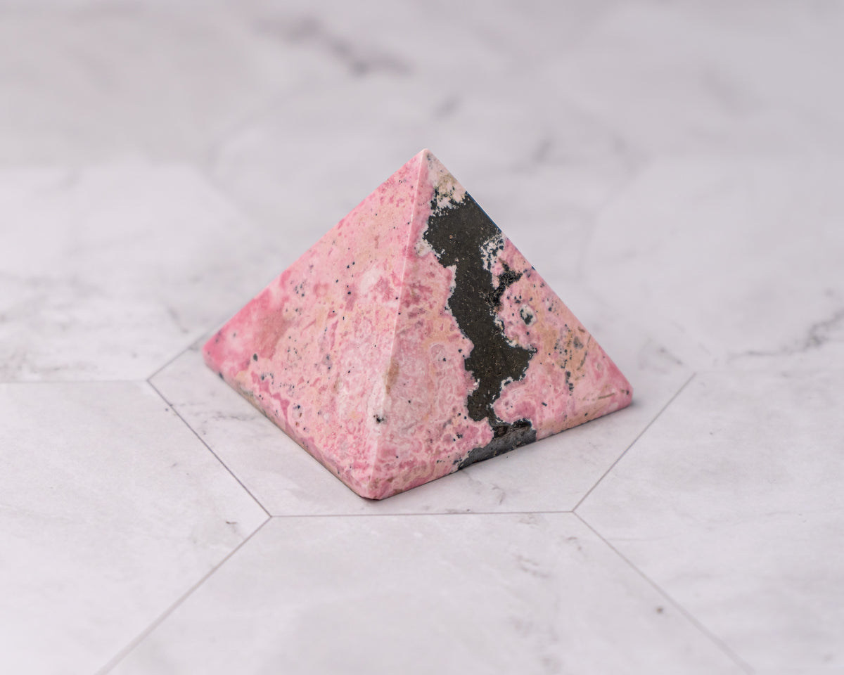 Peruvian Rhodonite Pyramid – 133 g