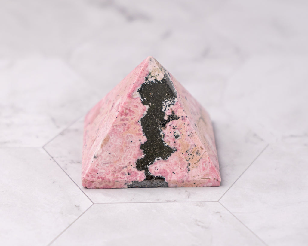 Peruvian Rhodonite Pyramid – 133 g