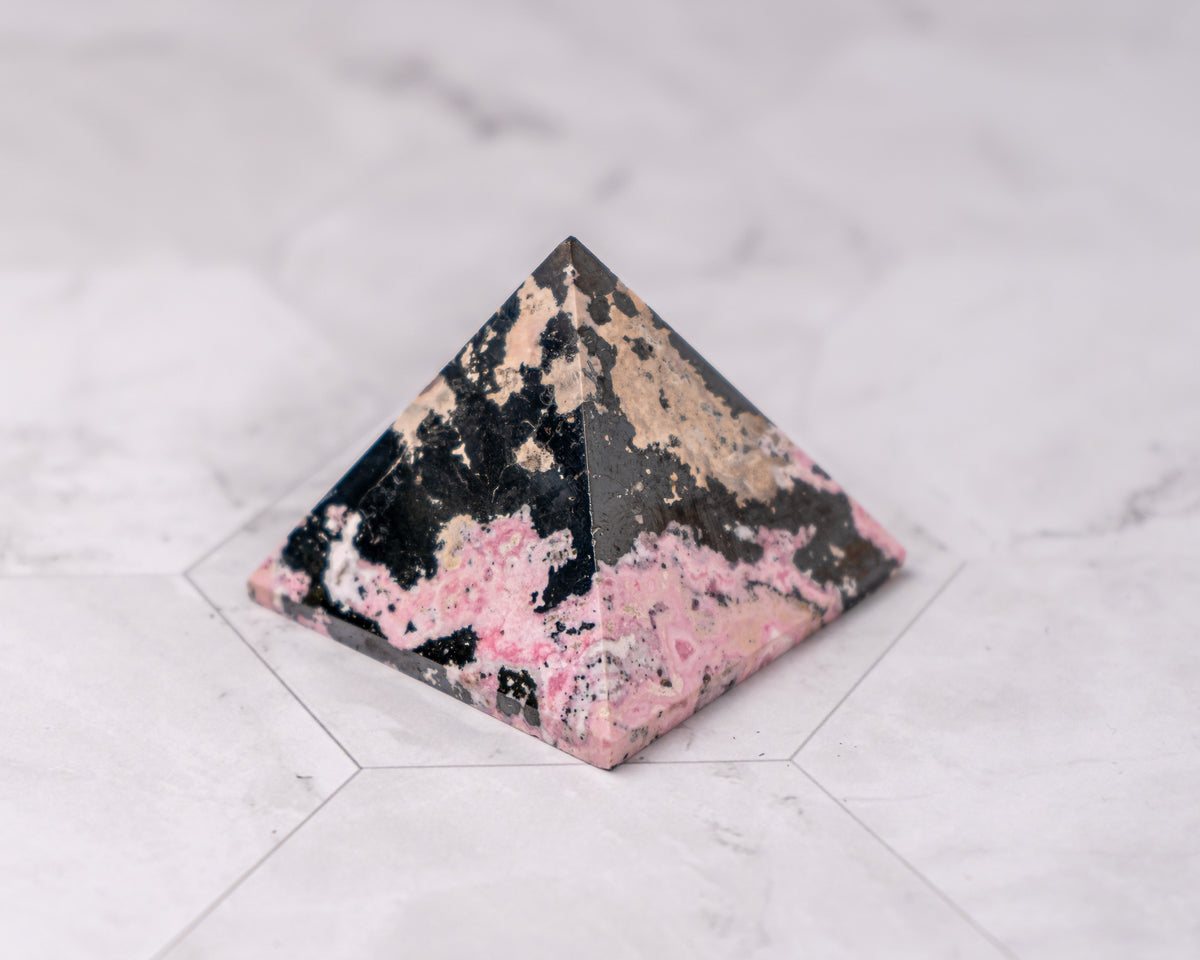 Peruvian Rhodonite Pyramid – 151 g