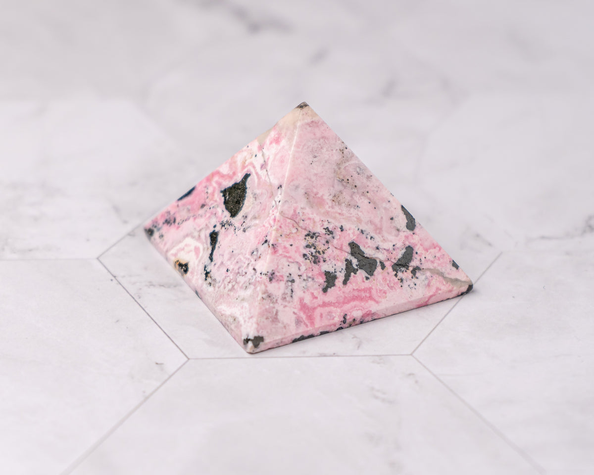 Peruvian Rhodonite Pyramid – 122 g