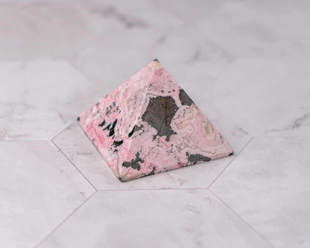 Peruvian Rhodonite Pyramid – 122 g