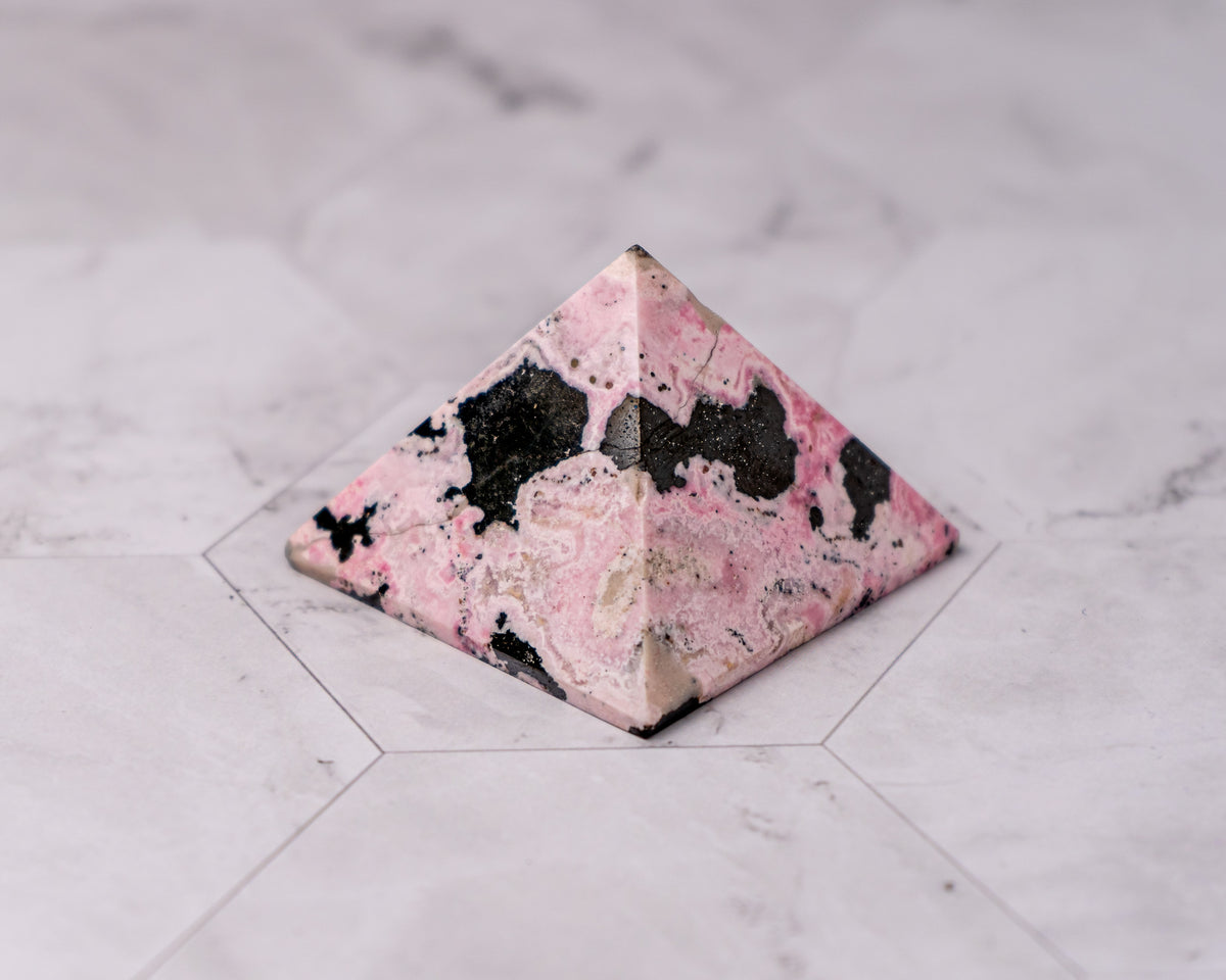 Peruvian Rhodonite Pyramid – 122 g