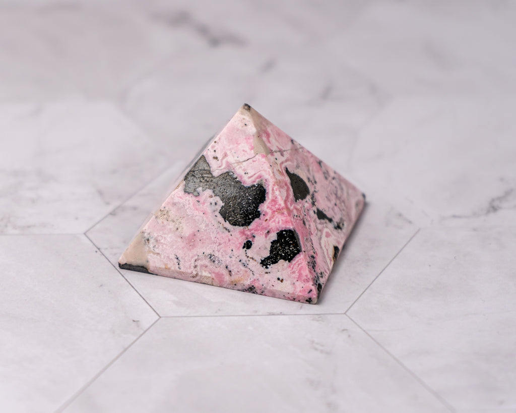 Peruvian Rhodonite Pyramid – 122 g