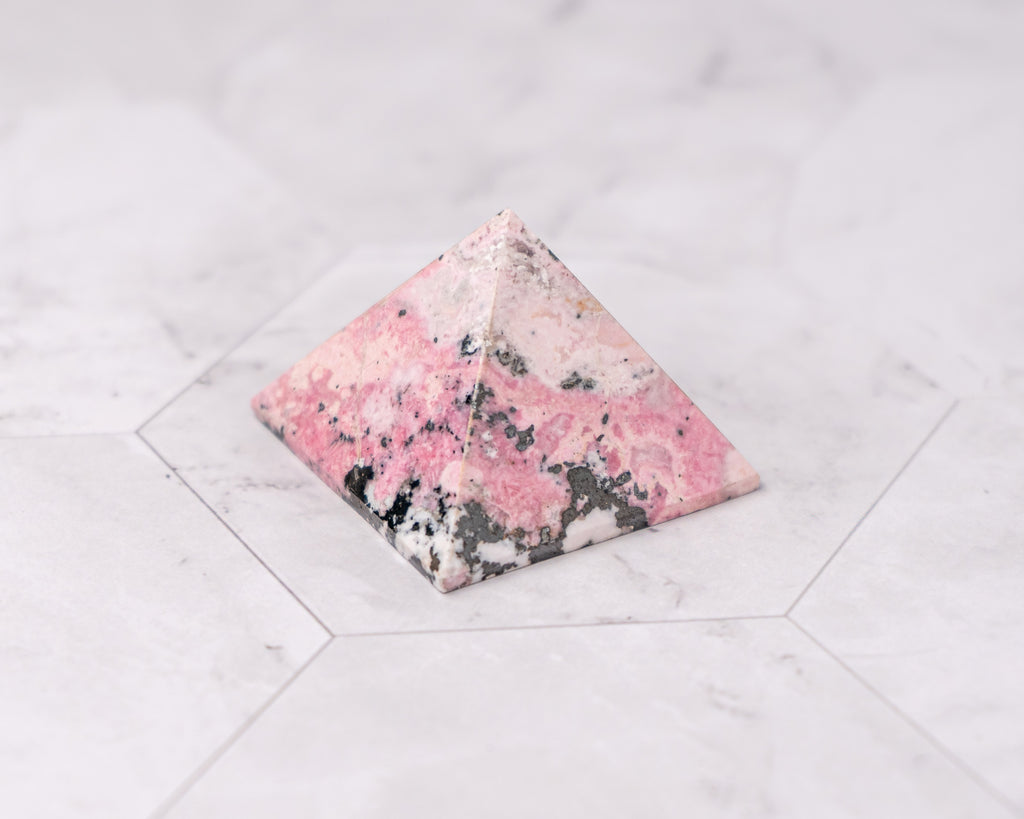 Peruvian Rhodonite Pyramid – 53 g