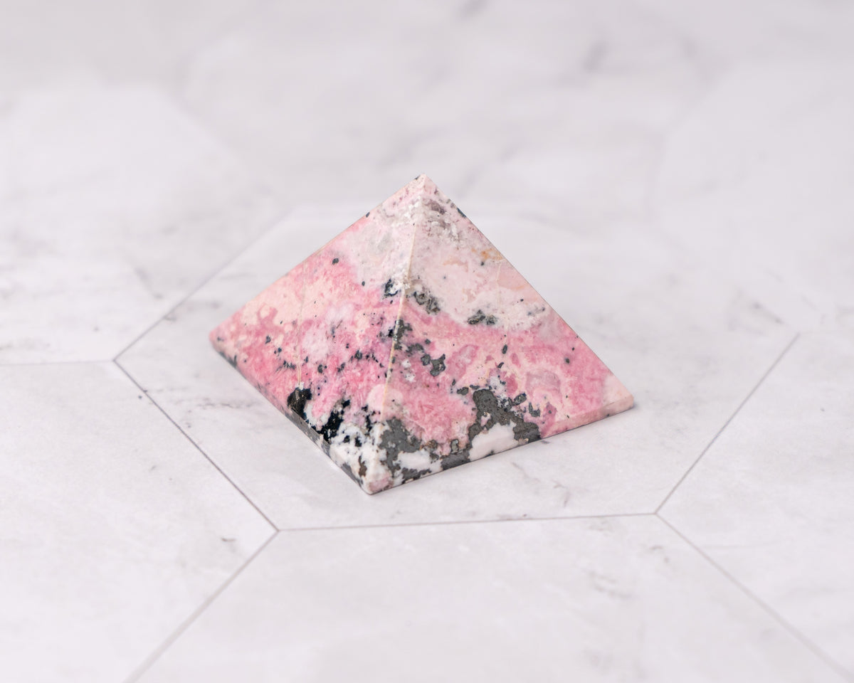 Peruvian Rhodonite Pyramid – 53 g