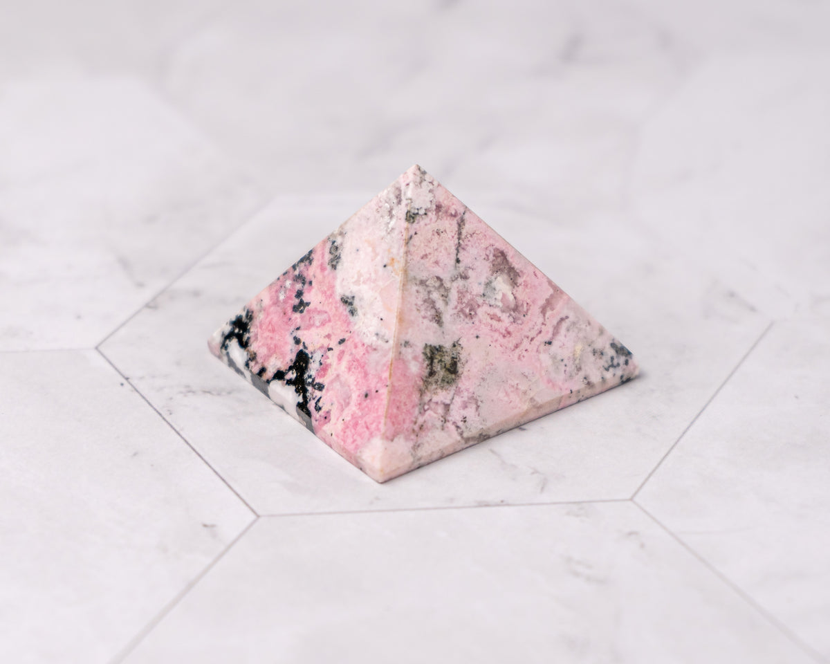 Peruvian Rhodonite Pyramid – 53 g