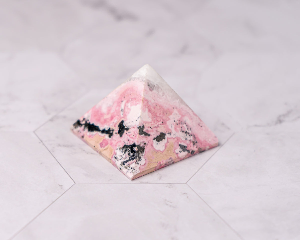 Peruvian Rhodonite Pyramid – 89 g