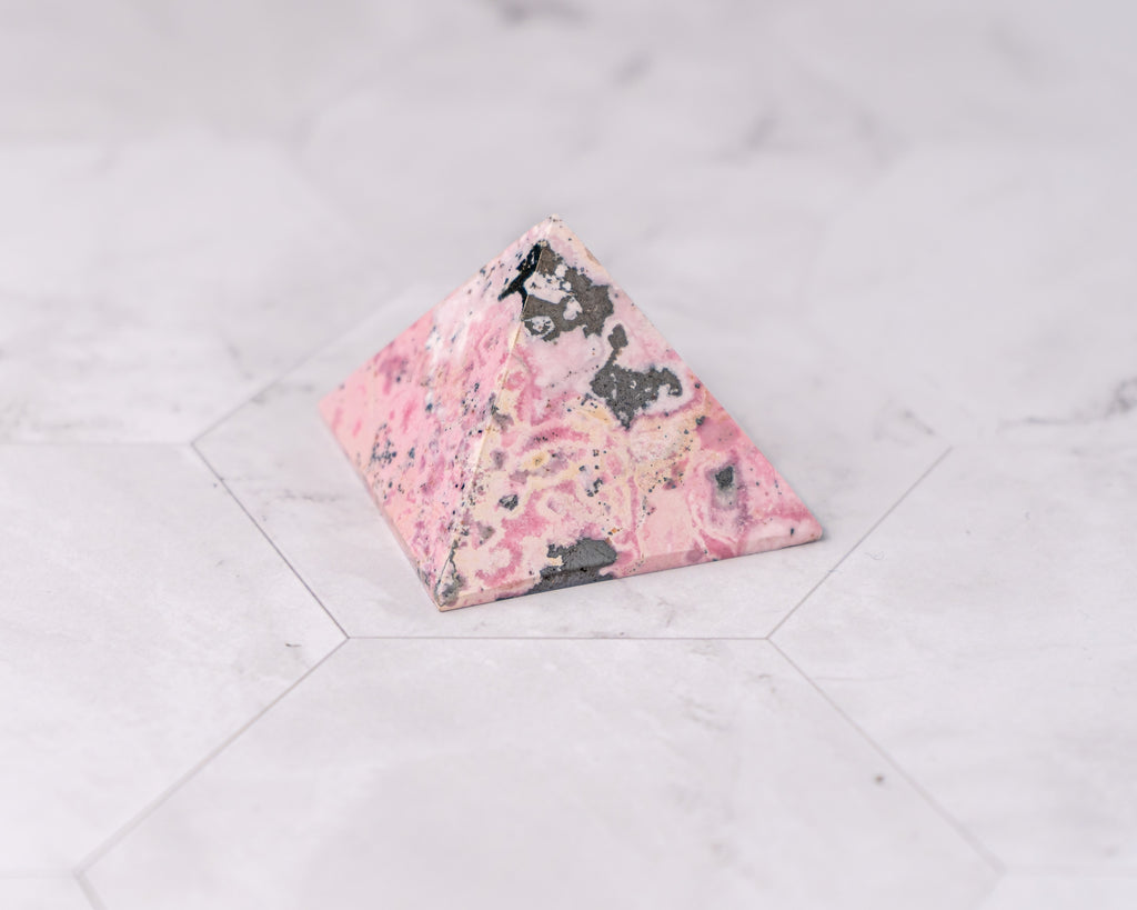 Peruvian Rhodonite Pyramid – 78 g