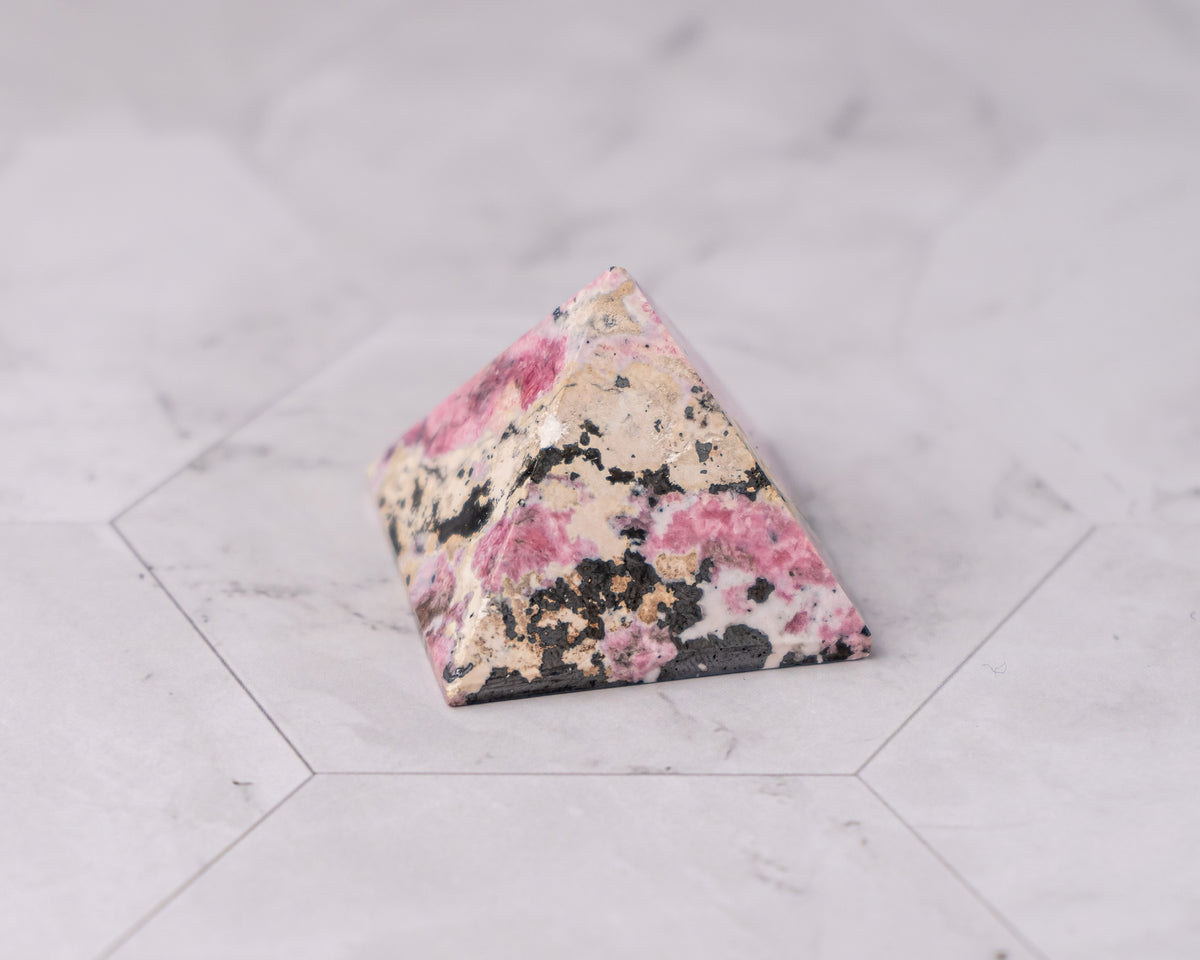 Peruvian Rhodonite Pyramid – 46 g