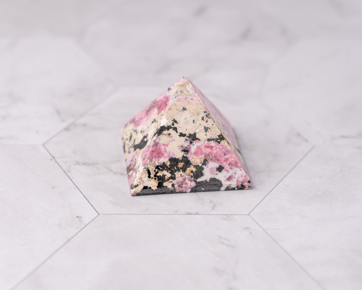 Peruvian Rhodonite Pyramid – 46 g