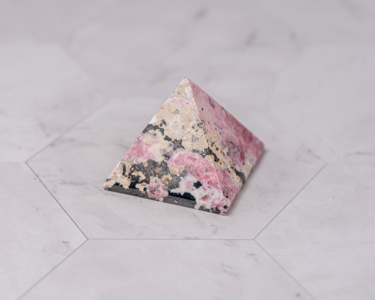 Peruvian Rhodonite Pyramid – 46 g