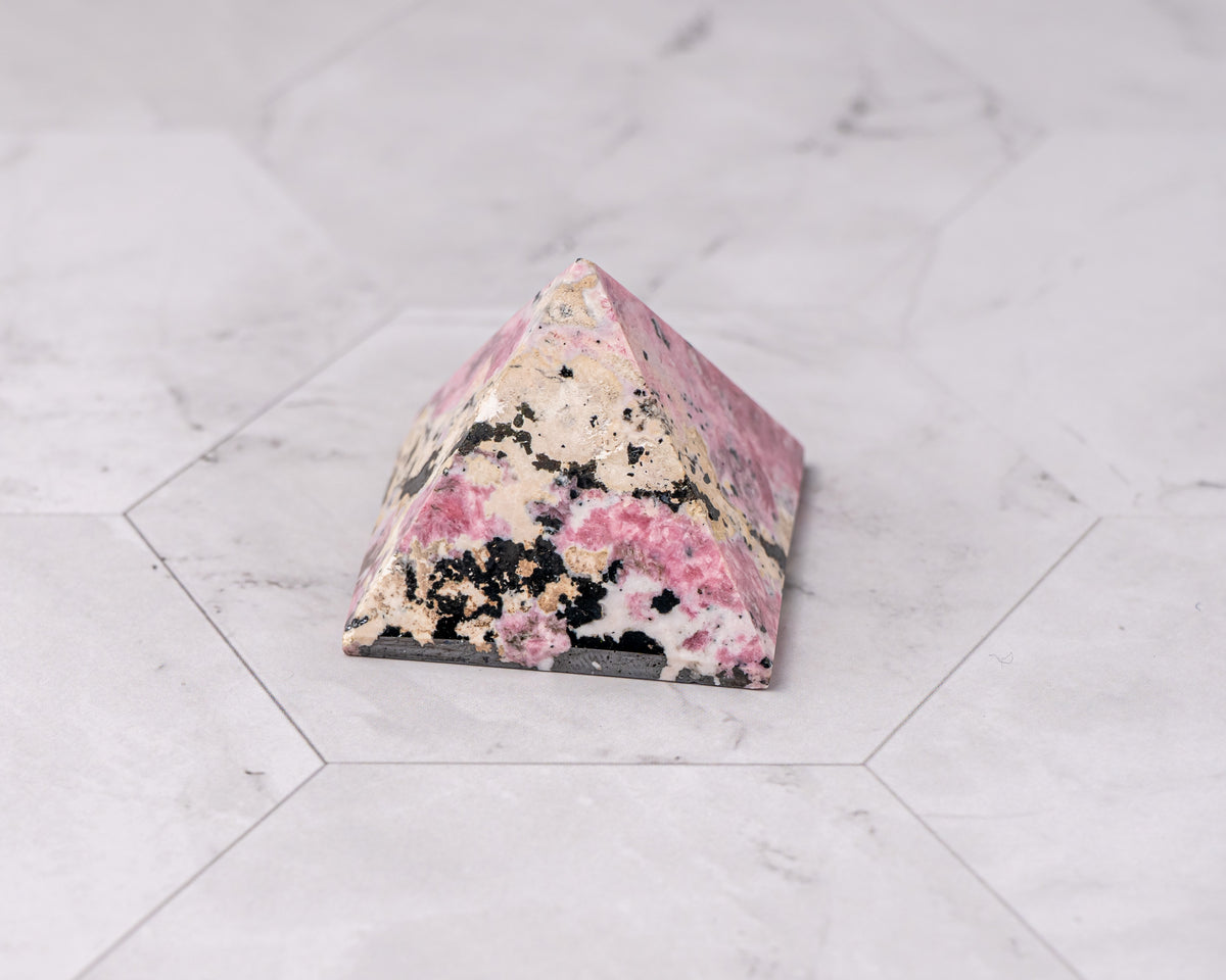Peruvian Rhodonite Pyramid – 46 g
