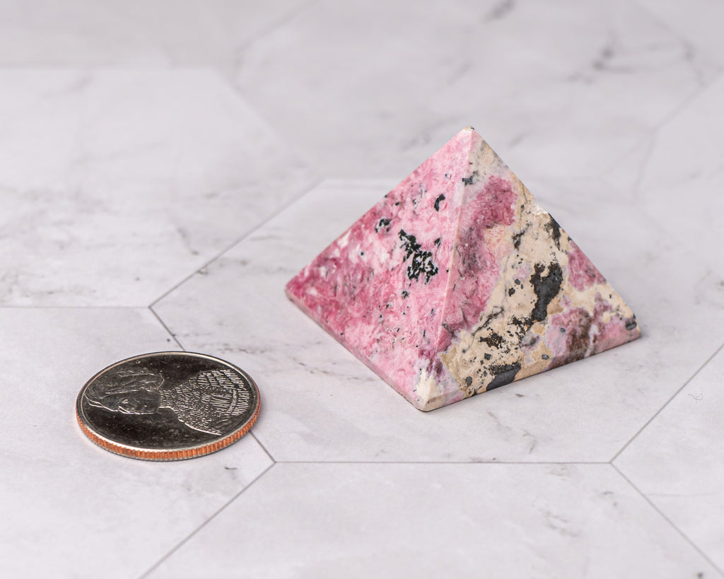 Peruvian Rhodonite Pyramid – 46 g