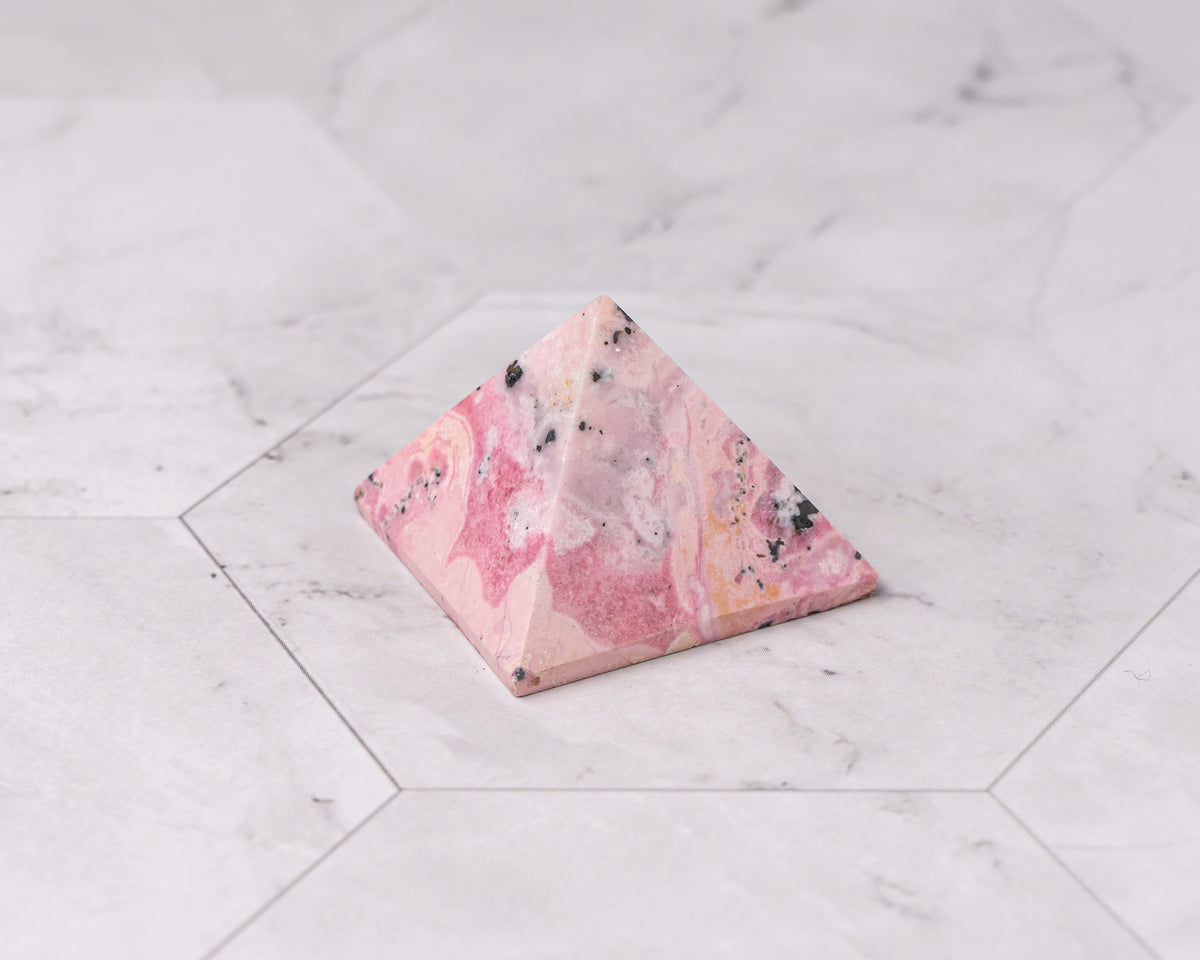 Peruvian Rhodonite Pyramid – 32 g