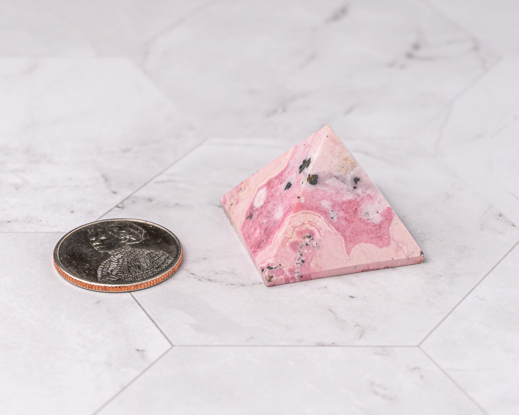Peruvian Rhodonite Pyramid – 32 g