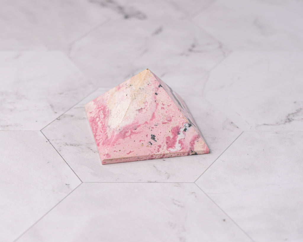 Peruvian Rhodonite Pyramid – 78 g