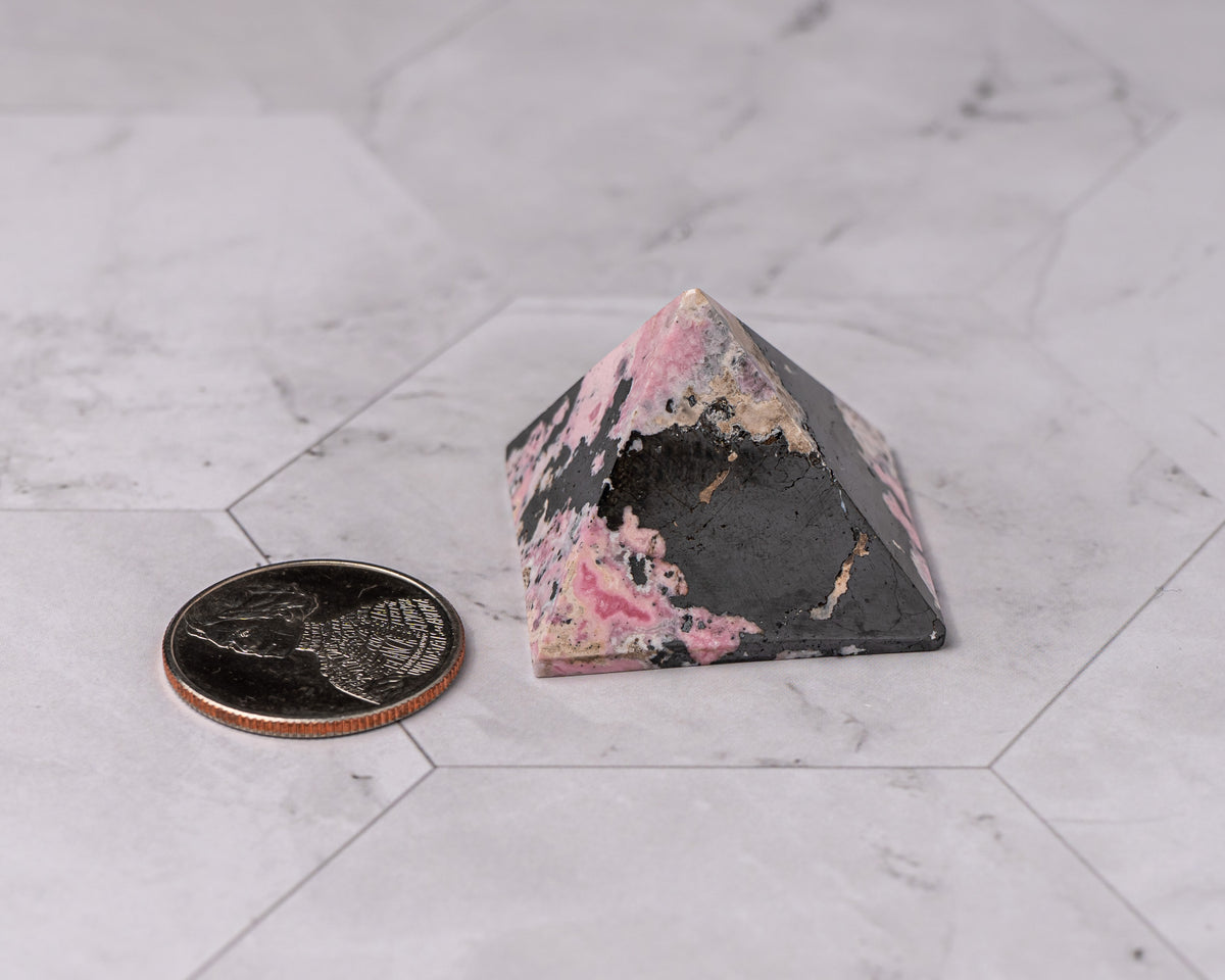 Peruvian Rhodonite Pyramid – 38 g