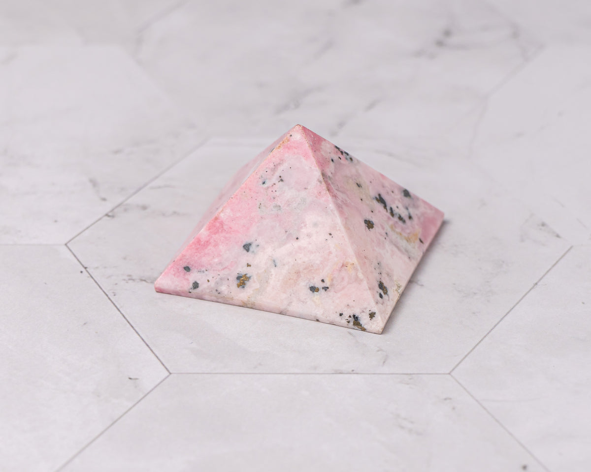 Peruvian Rhodonite Pyramid – 48 g