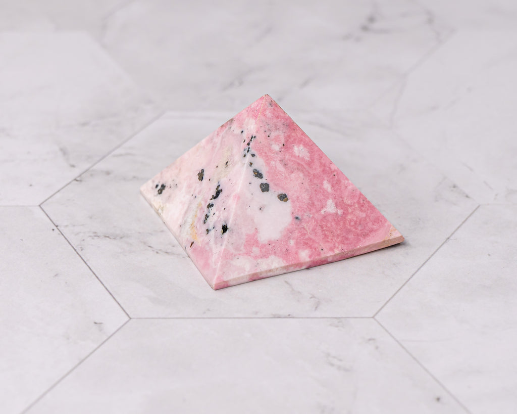 Peruvian Rhodonite Pyramid – 48 g