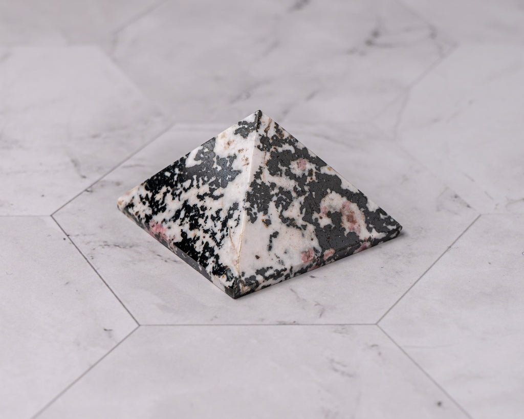 Peruvian Rhodonite Pyramid – 55 g