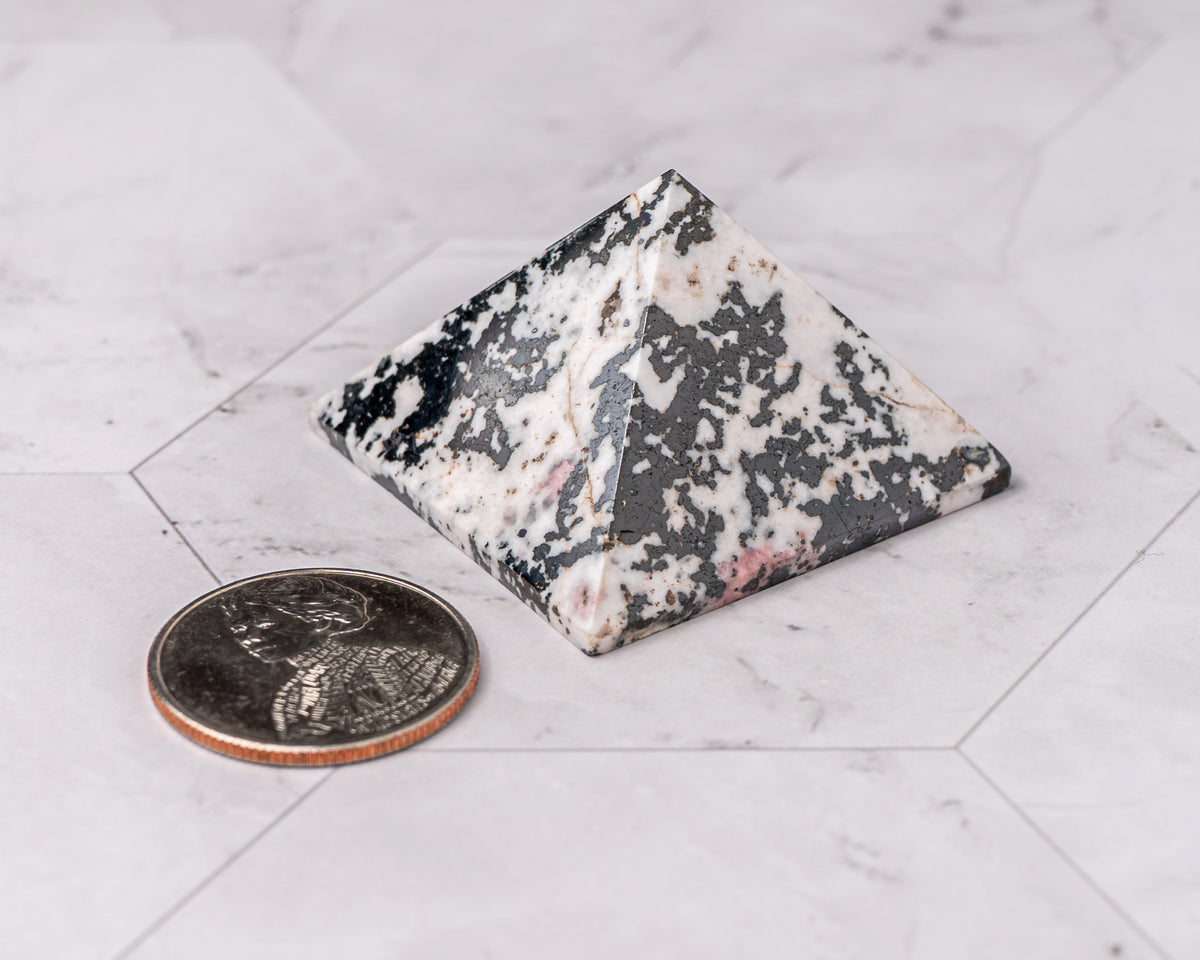 Peruvian Rhodonite Pyramid – 55 g
