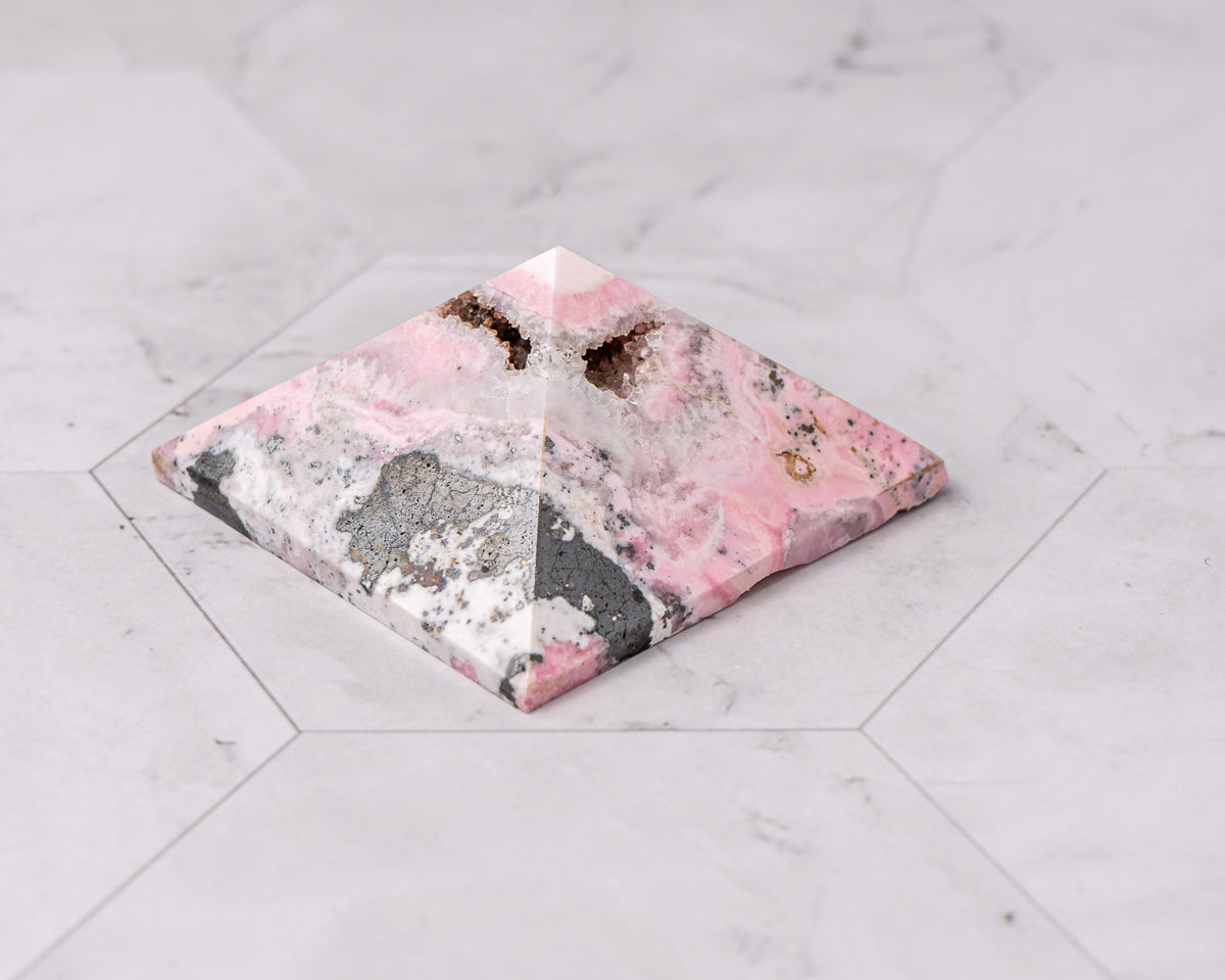 Peruvian Rhodonite Pyramid – 69 g