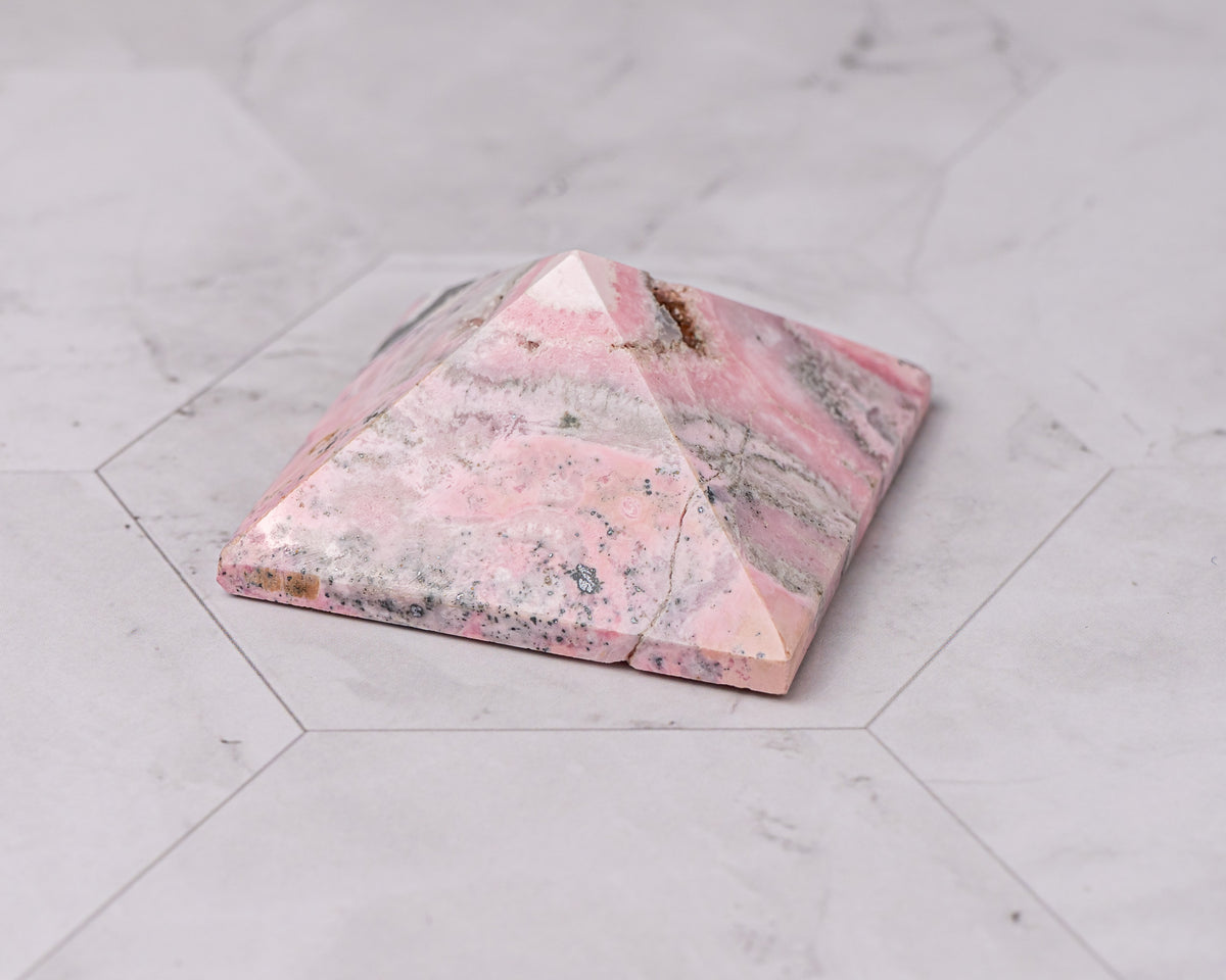 Peruvian Rhodonite Pyramid – 69 g