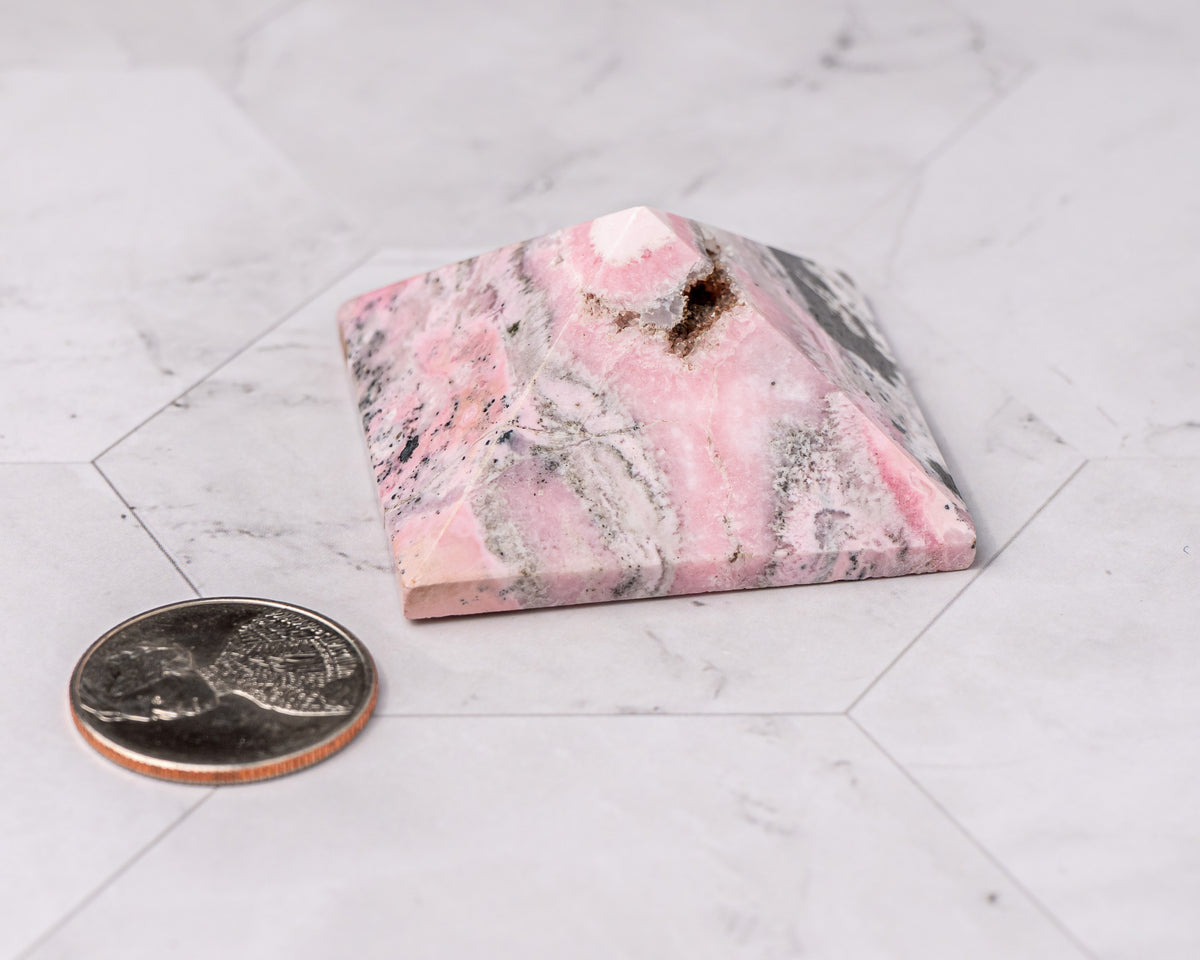 Peruvian Rhodonite Pyramid – 69 g
