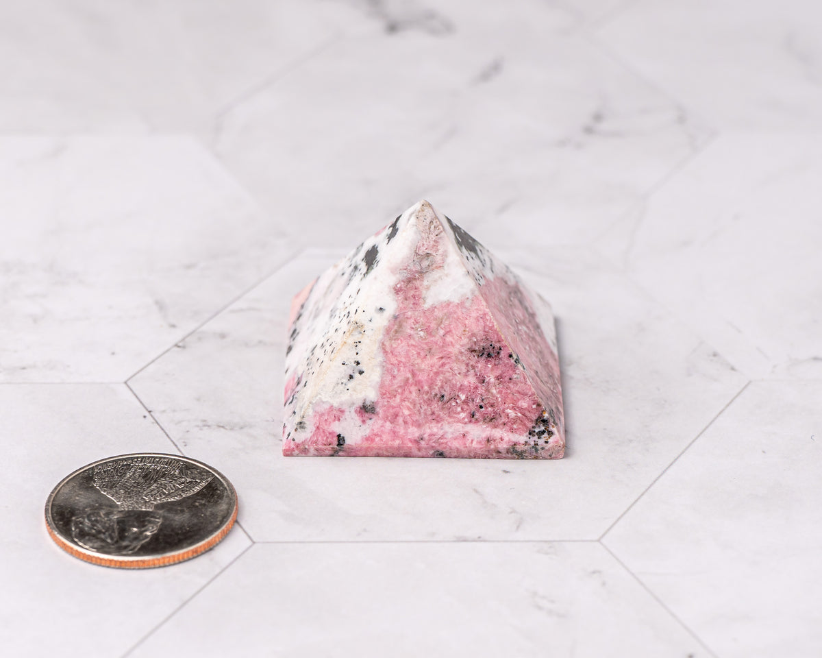 Peruvian Rhodonite Pyramid – 50 g