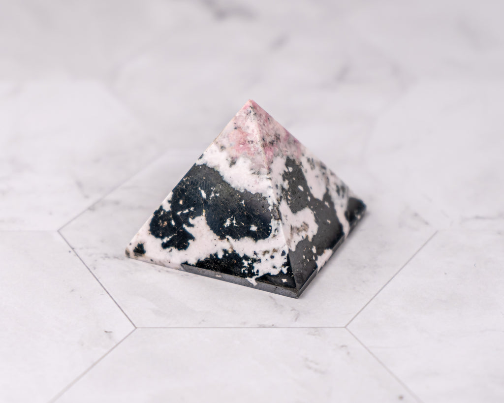 Peruvian Rhodonite Pyramid – 78 g