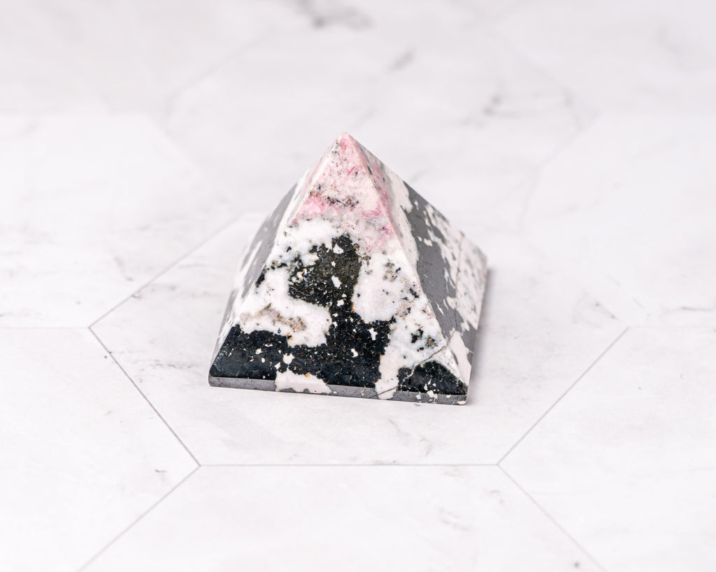 Peruvian Rhodonite Pyramid – 78 g