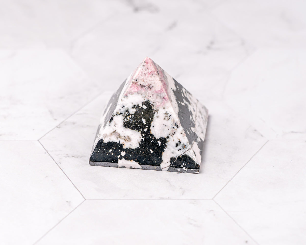 Peruvian Rhodonite Pyramid – 78 g