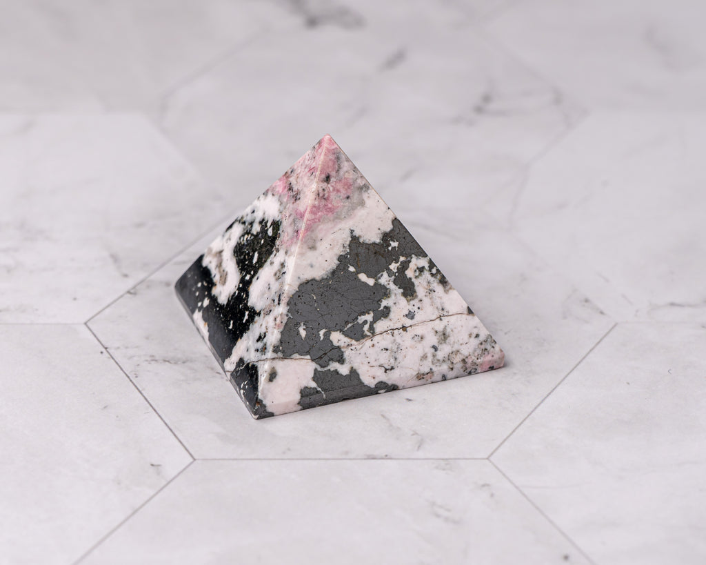 Peruvian Rhodonite Pyramid – 78 g