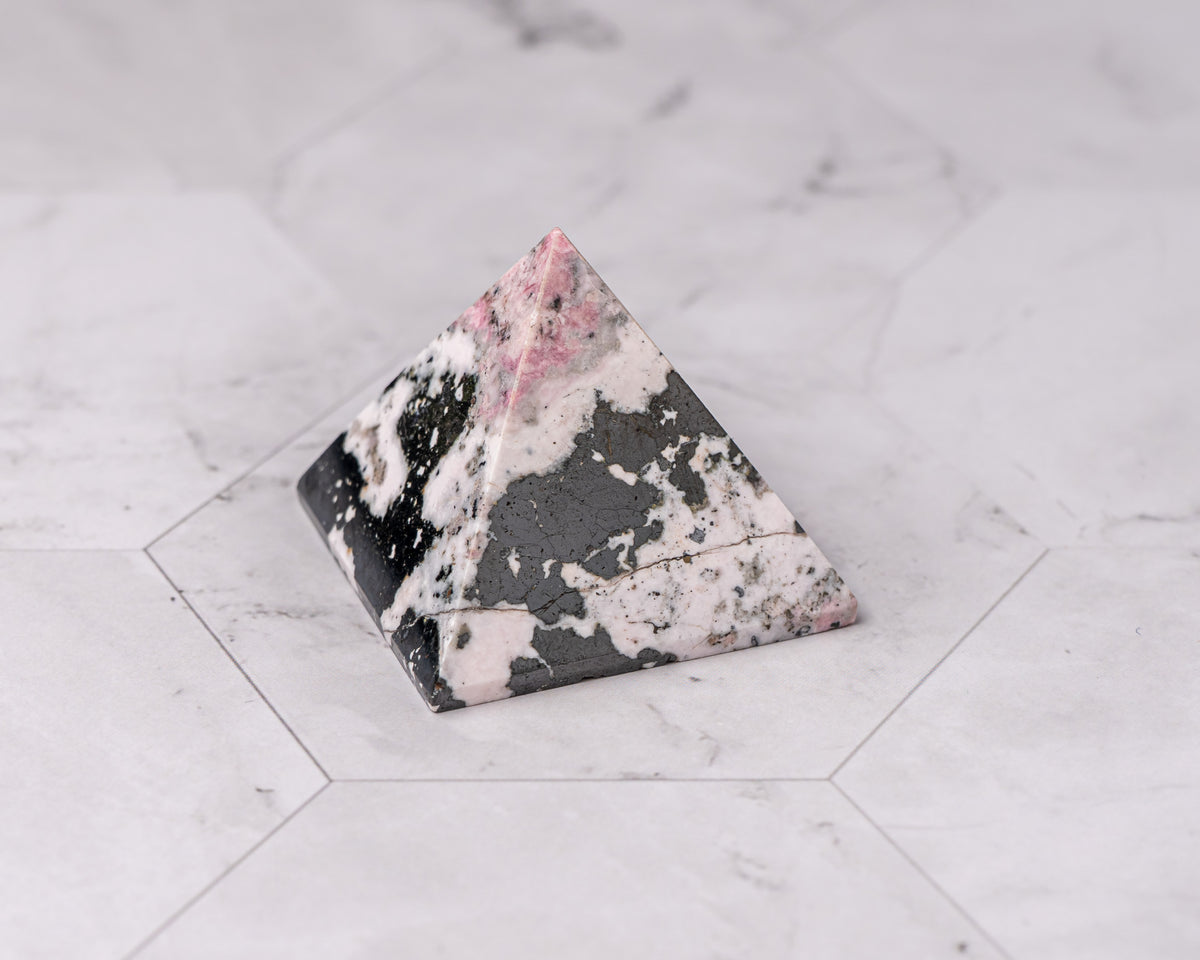 Peruvian Rhodonite Pyramid – 78 g