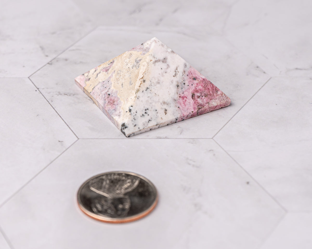 Peruvian Rhodonite Pyramid – 41 g