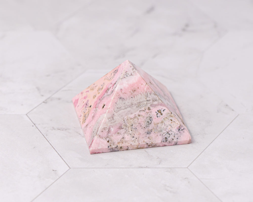 Peruvian Rhodonite Pyramid – 57 g