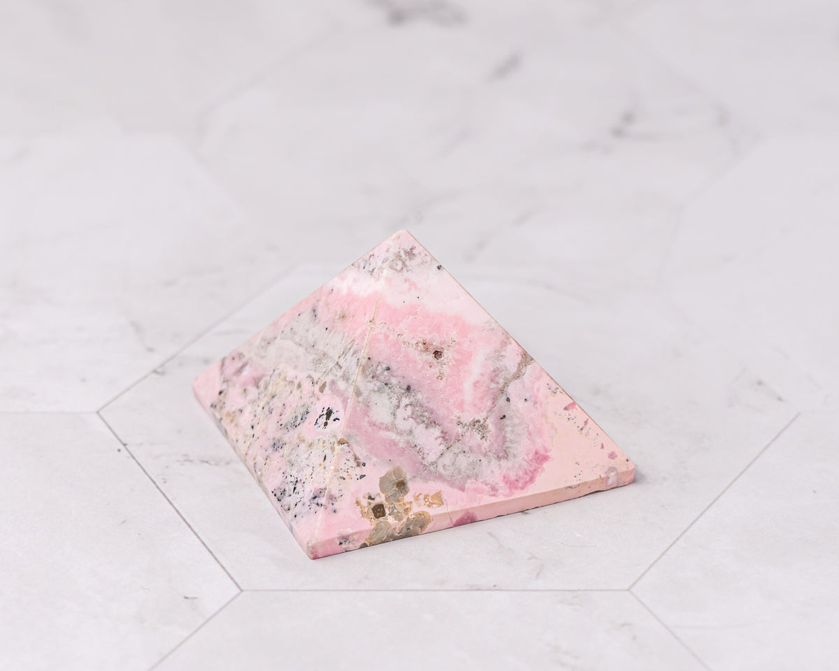 Peruvian Rhodonite Pyramid – 57 g