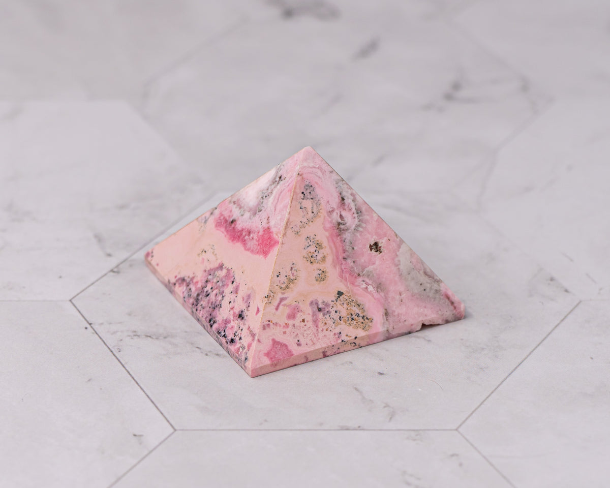 Peruvian Rhodonite Pyramid – 57 g
