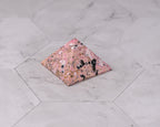 Peruvian Rhodonite Pyramid – 34 g